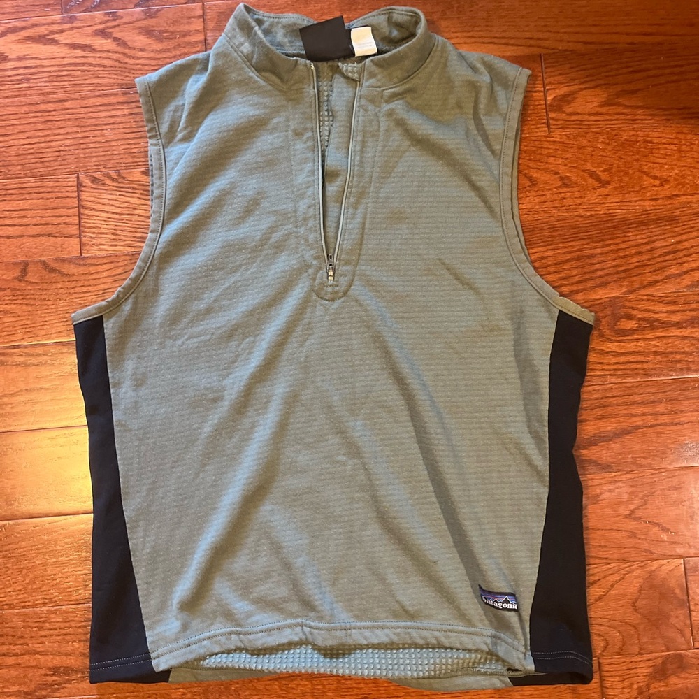 Patagonia Men's Green and Black Vintage Vest